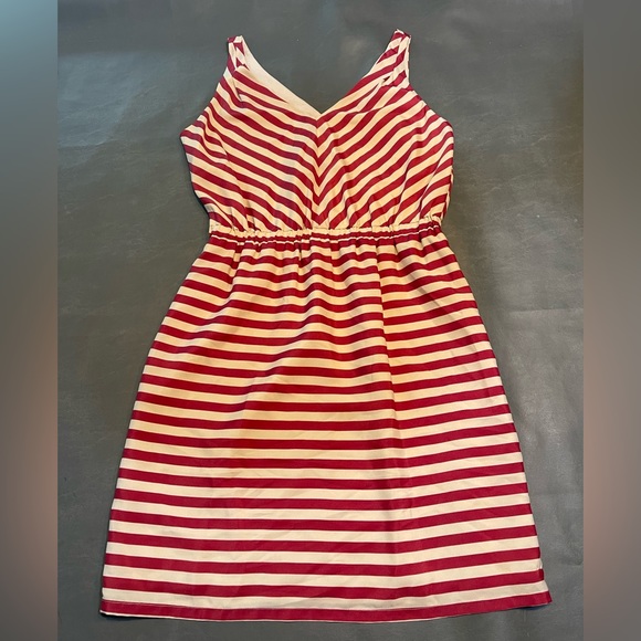 LOFT Dresses & Skirts - Cute striped dress perfect for summer brand is LOFT size 4 red and white.